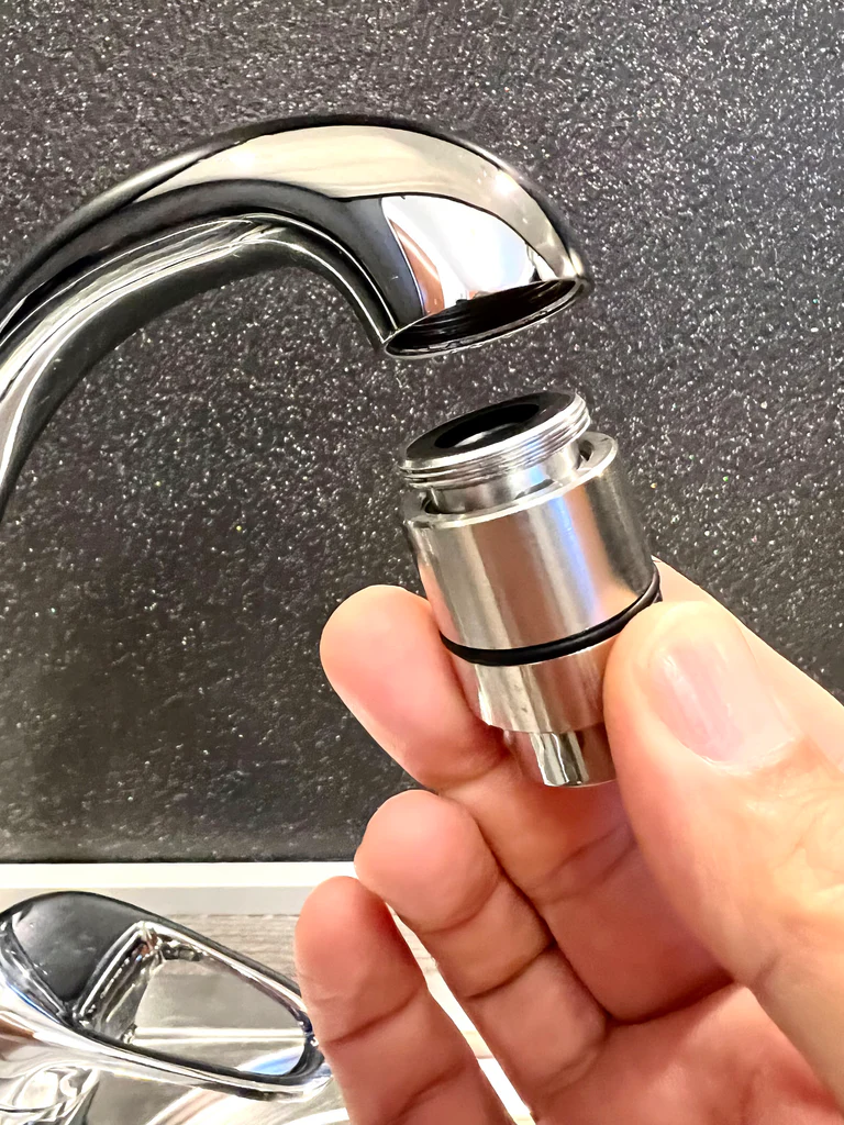 Nameščanje MF Micro Filter na pipo